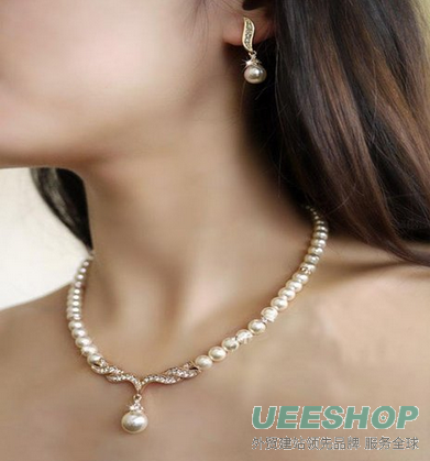 18K Rose Gold Kate Middleton Style Spiral Pearl Drop On Pearl Chain And Earrings Set With Cubic Zirconia S140